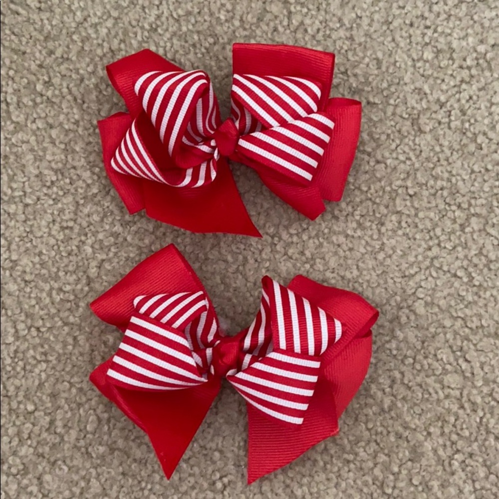 Gorgeous red hair bows. NWOT